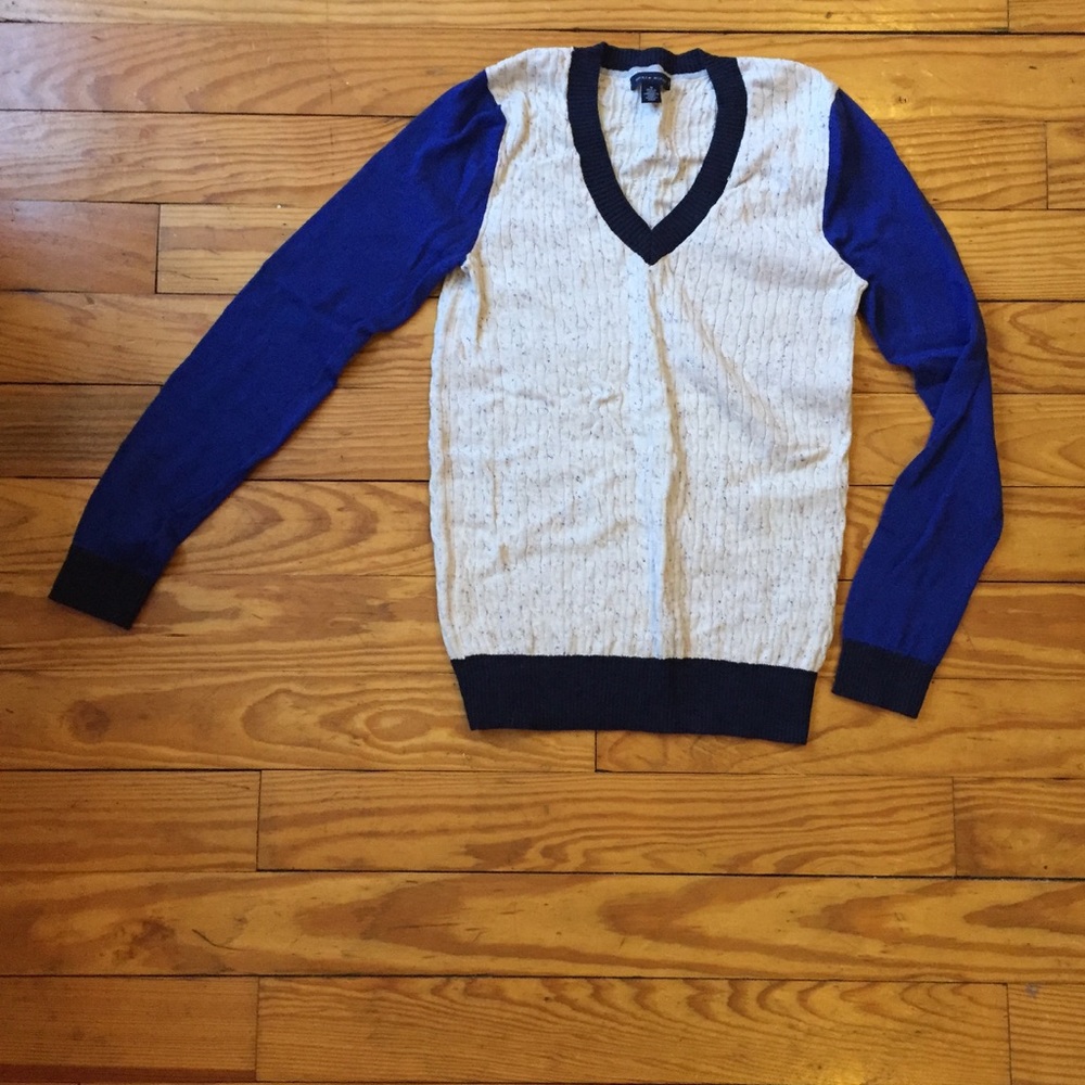 Cream & blue pullover